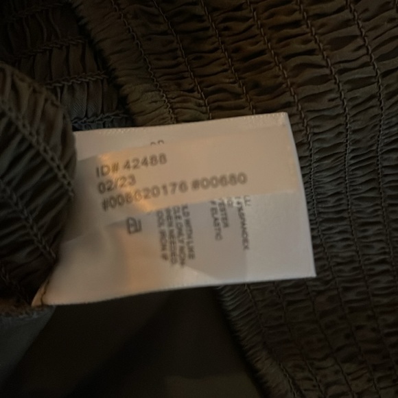 Express Olive Green satin puff sleeve crop top- large- nwt - Picture 8 of 8